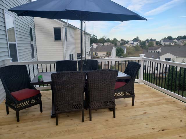 Wood Deck With Vinyl Railing 4